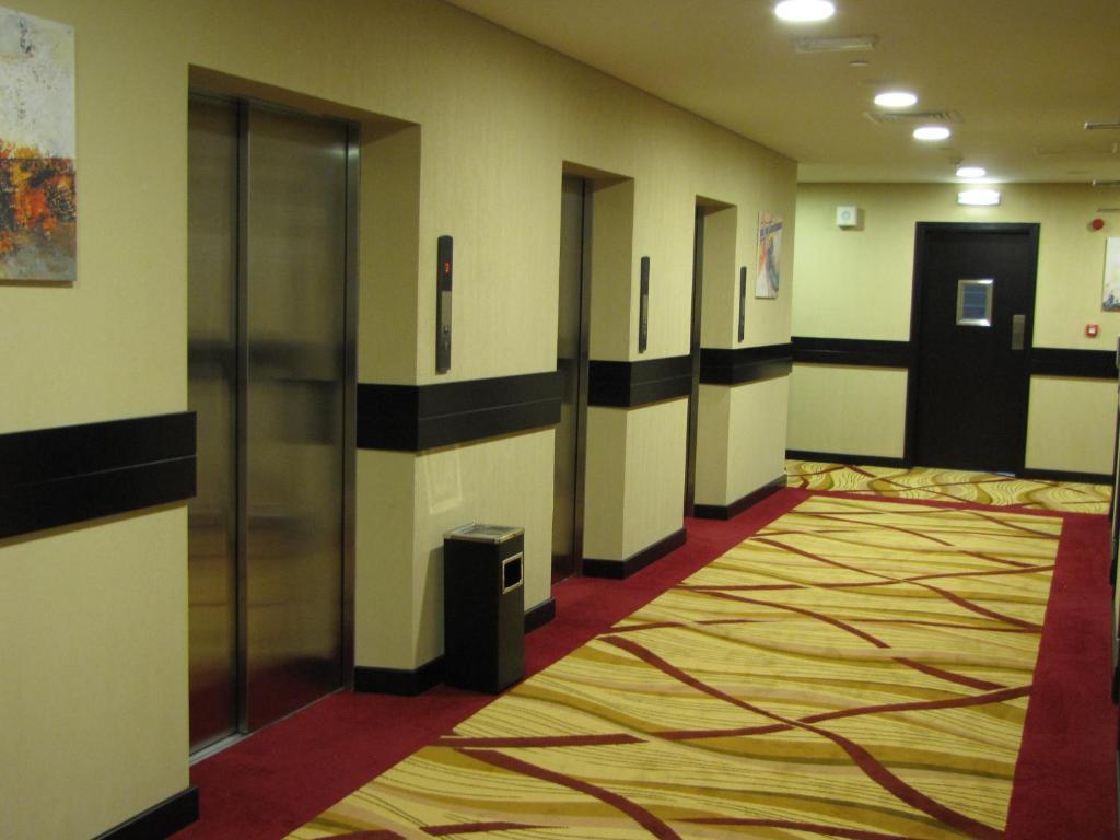 パラゴン ホテル アブダビ エクステリア 写真